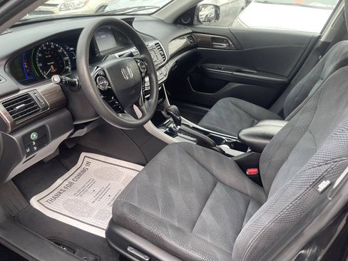 Used 2017 Honda Accord Hybrid Sedan image 10
