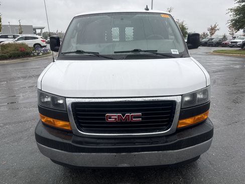 Used 2024 GMC Savana 2500 w/ Driver Convenience Package image 3