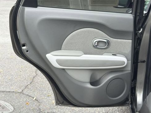 Used 2017 Kia Soul EV-e image 27