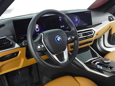 Used 2023 BMW i4 eDrive40 RWD image 28