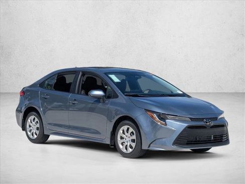 Used 2026 Toyota Corolla LE image 7