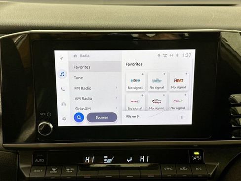 Used 2025 Toyota Camry LE image 10