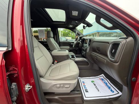 Used 2020 Chevrolet Silverado 1500 LTZ w/ LTZ Premium Package AWD/4WD image 11