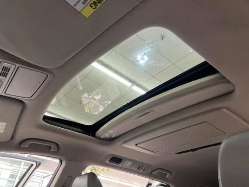Used 2014 Honda Odyssey Touring image 24