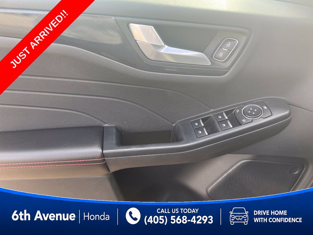 Used 2025 Ford Escape ST-Line Select AWD/4WD image 10