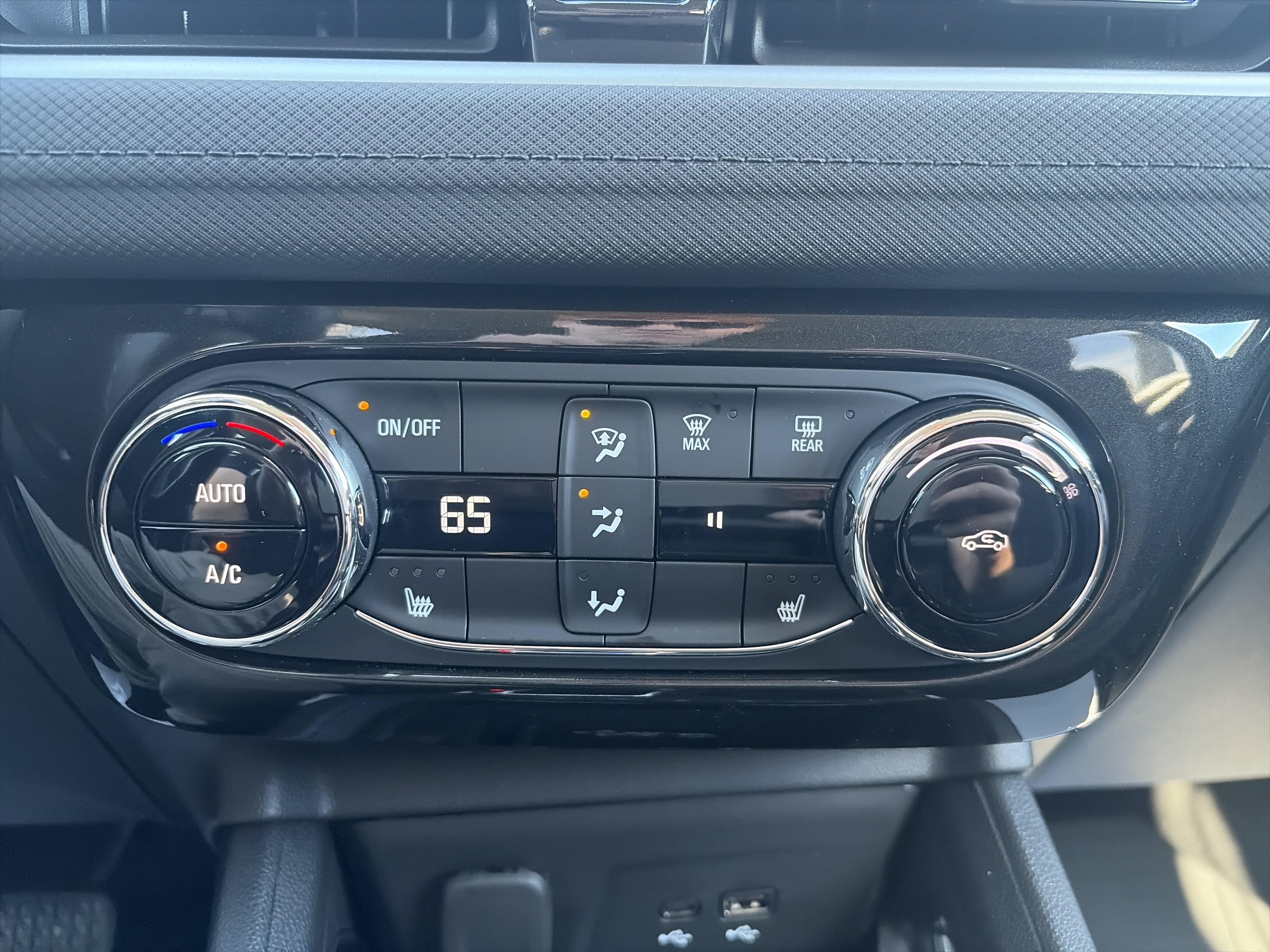 Used 2026 Chevrolet TrailBlazer LT w/ Convenience Package AWD/4WD image 29