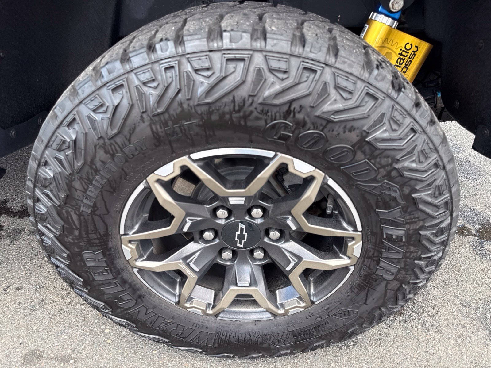 Used 2024 Chevrolet Colorado ZR2 w/ Safety Package AWD/4WD image 10
