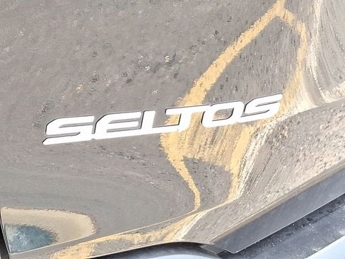 New 2026 Kia Seltos EX image 13