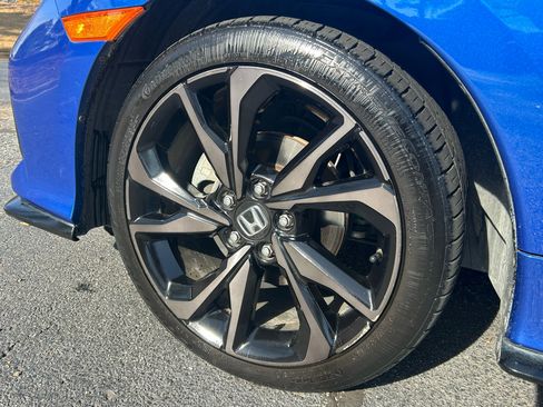 Used 2017 Honda Civic Sport Touring image 10