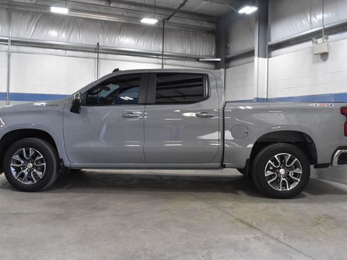 Used 2024 Chevrolet Silverado 1500 LT AWD/4WD image 20