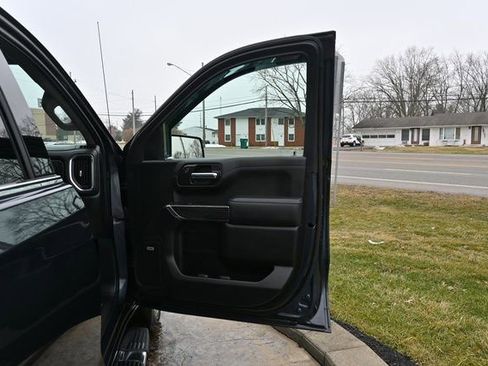 Used 2020 Chevrolet Silverado 1500 LTZ w/ LTZ Premium Package image 18
