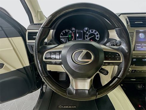 Used 2020 Lexus GX 460 Premium w/ Premium Package image 18