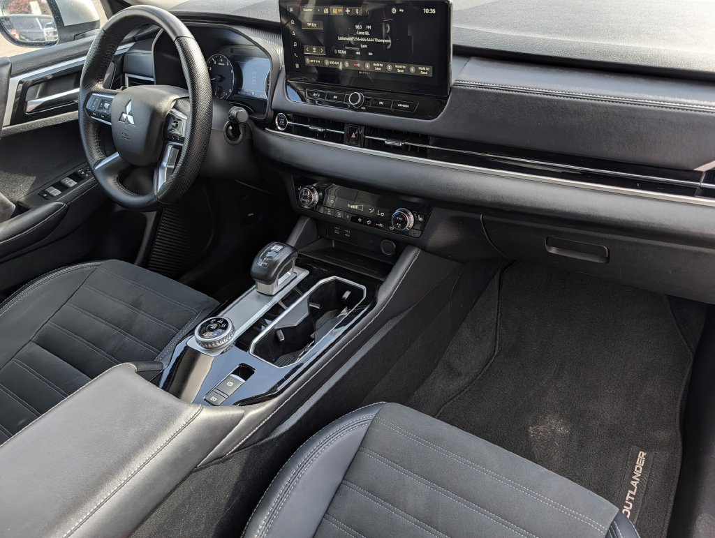 Used 2025 Mitsubishi Outlander SE AWD/4WD image 33