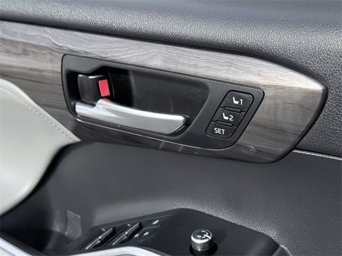 Certified 2022 Toyota Highlander Limited image 41