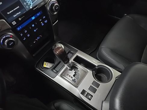 Used 2021 Toyota 4Runner Limited AWD/4WD image 26