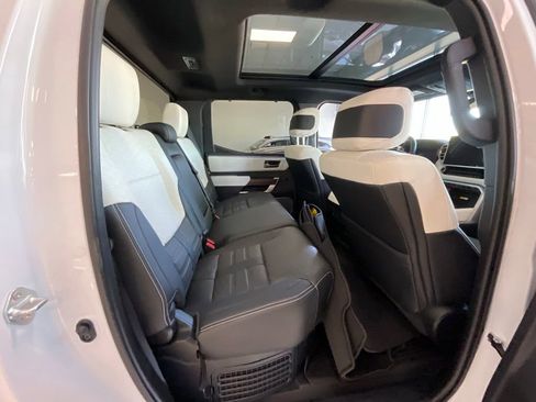 Used 2024 Toyota Tundra Capstone AWD/4WD image 21