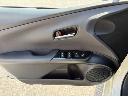 Used 2017 Toyota Prius Four FWD image 19