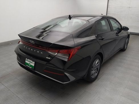 Used 2024 Hyundai Elantra Blue FWD image 9