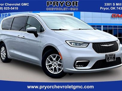 Used 2023 Chrysler Pacifica Touring-L