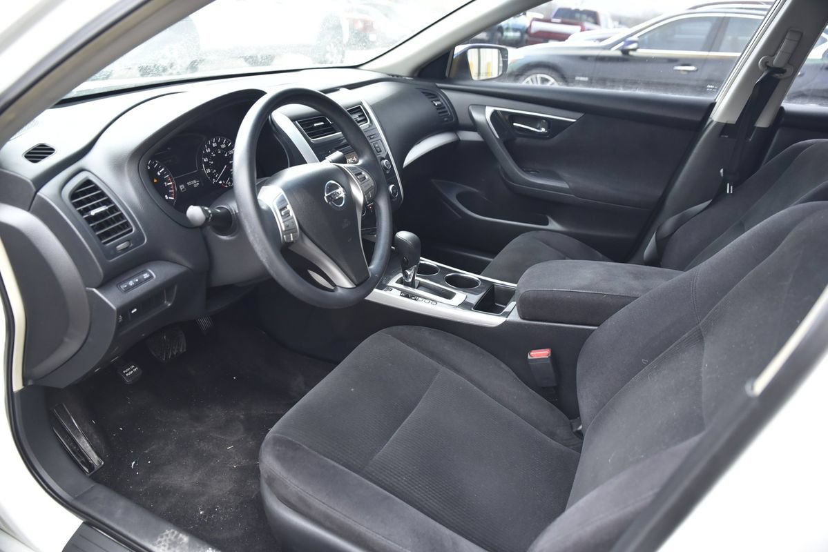 Used 2013 Nissan Altima 2.5 S FWD image 10