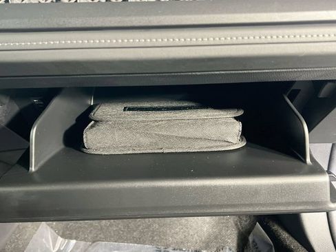 Used 2023 Honda Accord EX image 31