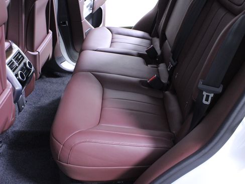 Used 2024 Land Rover Range Rover SE image 12