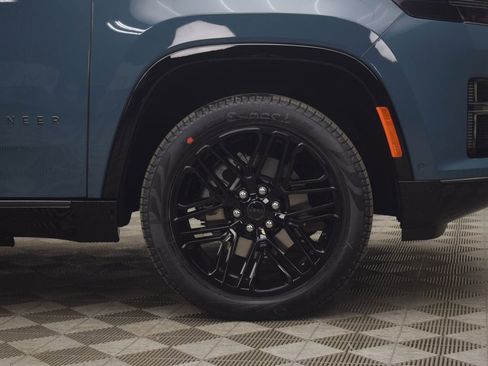 New 2026 Jeep Grand Wagoneer Limited AWD/4WD image 6