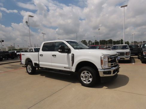 Used 2025 Ford F250 XLT AWD/4WD image 7