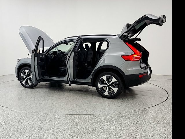 New 2026 Volvo XC40 B5 Plus w/ Protection Package Premier AWD/4WD image 12