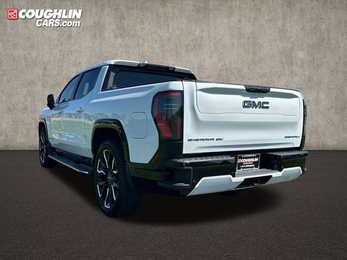 Used 2025 GMC Sierra EV Denali AWD/4WD image 15