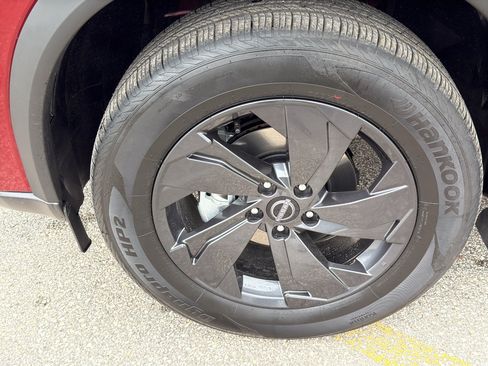 New 2026 Nissan Rogue SV w/ Cold Weather Package AWD/4WD image 9