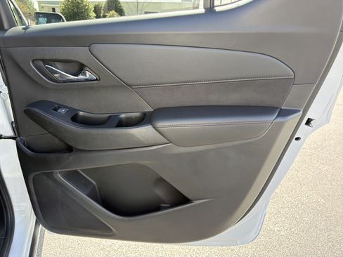 Used 2023 Chevrolet Traverse High Country image 16