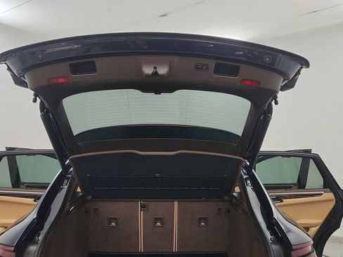 Used 2017 Porsche Macan Turbo AWD/4WD image 44