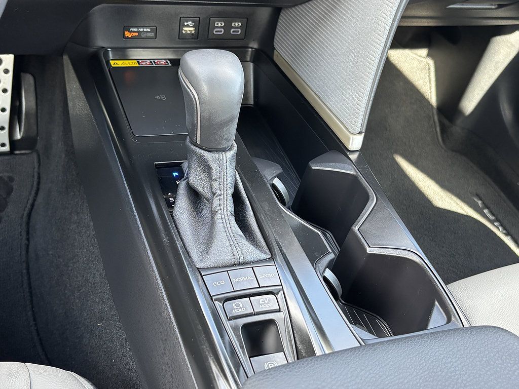Used 2026 Toyota Camry SE w/ Convenience Package FWD image 20