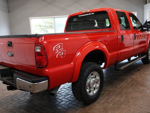 Used 2016 Ford F250 XLT w/ XLT Premium Package AWD/4WD image 7