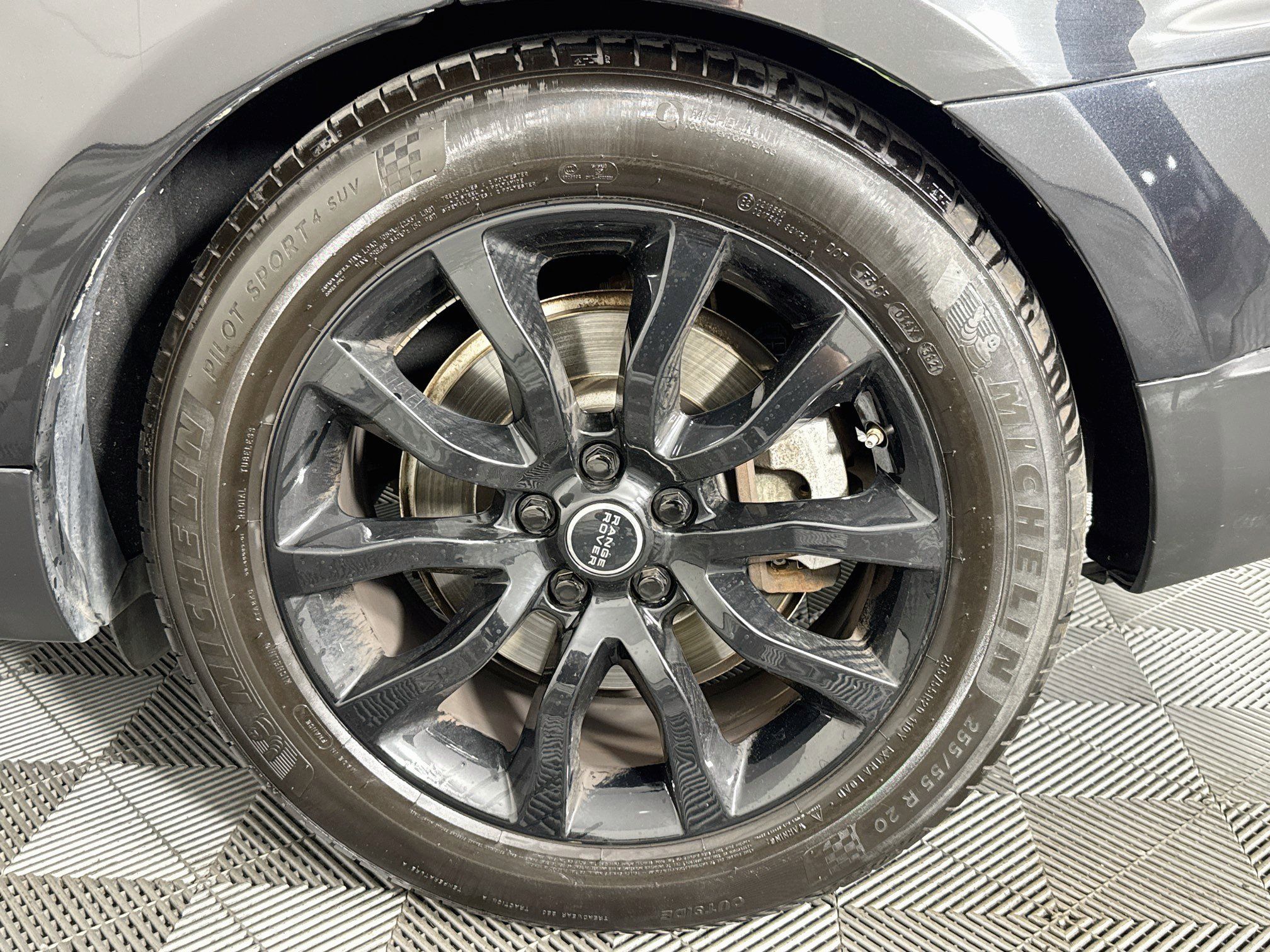Used 2017 Land Rover Range Rover Sport HSE AWD/4WD image 35