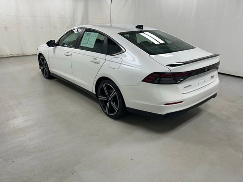 Used 2023 Honda Accord Sport image 6