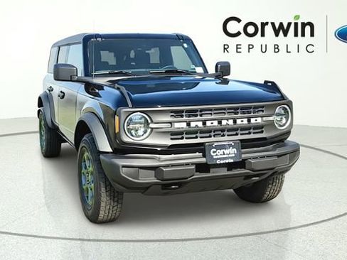 Used 2025 Ford Bronco Big Bend AWD/4WD image 2