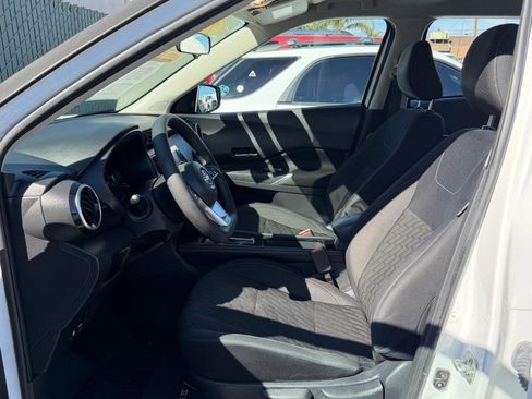 Used 2022 Nissan Kicks SV image 17