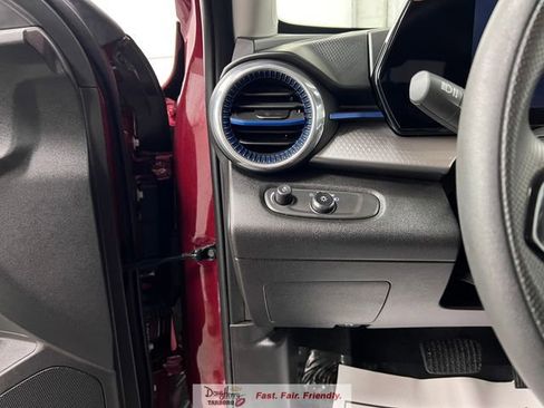 Used 2025 Chevrolet Trax LT image 25