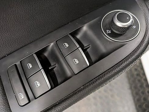 Used 2024 Alfa Romeo Giulia Veloce image 13