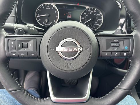 Used 2025 Nissan Pathfinder SL w/ SL Premium Package FWD image 20