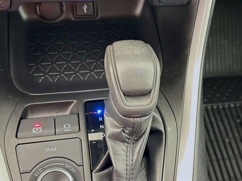 Certified 2022 Toyota RAV4 LE image 17