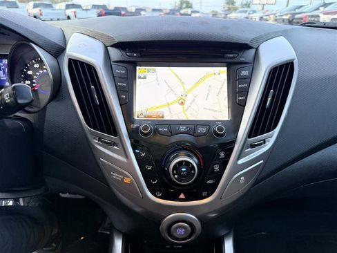 Used 2014 Hyundai Veloster w/ Technology Package 03 FWD image 27