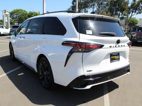Certified 2026 Toyota Sienna XSE FWD image 14