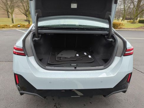 New 2024 BMW i5 eDrive40i w/ M Sport Package image 9