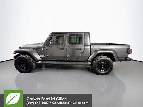 Used 2021 Jeep Gladiator Overland image 6
