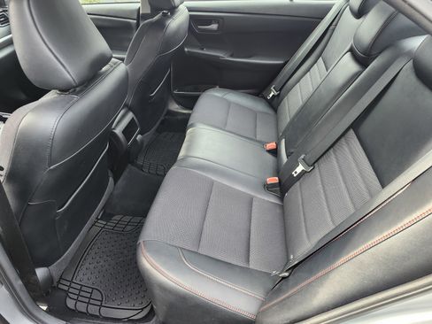 Used 2017 Toyota Camry image 5