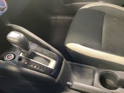 Used 2020 Nissan Versa SV FWD image 26