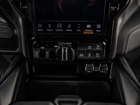 Used 2024 RAM 3500 Limited image 27